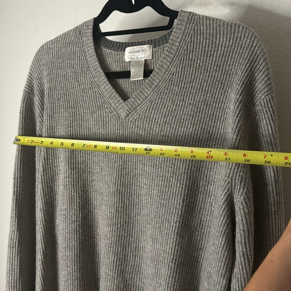 VINTAGE CASHMERE sweater - Picture 9 of 9